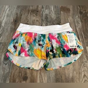 NEW!! Lululemon Speed Up Mid-Rise Lined Short 4"
No Limits White Multi / White